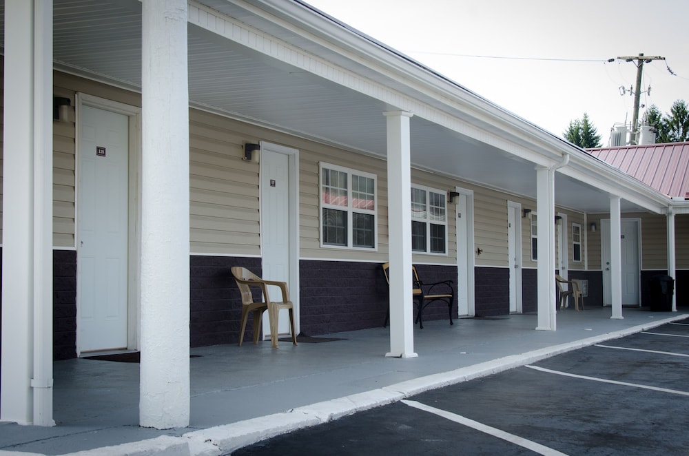 Turnpike Motel - photo 32