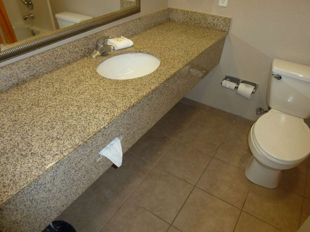 Americas Best Value Inn & Suites Gun Barrel City - photo 25