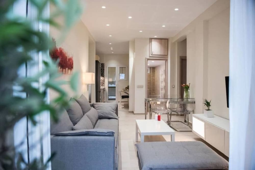 Ammos Elegant Apartment — 4-Star Luxury Hotel in Corfu, Greece