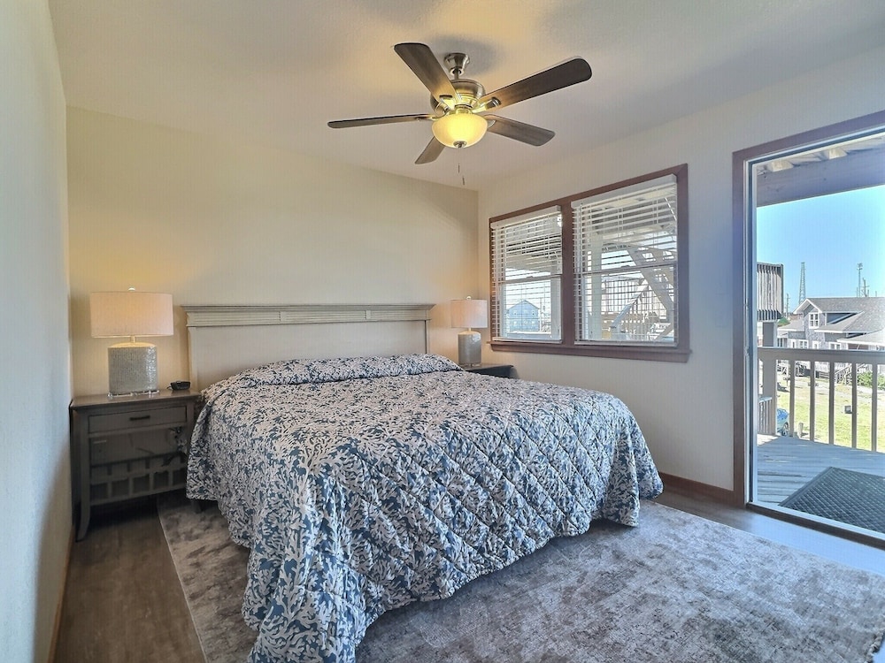 Lighthouse View Oceanfront Lodging - photo 22