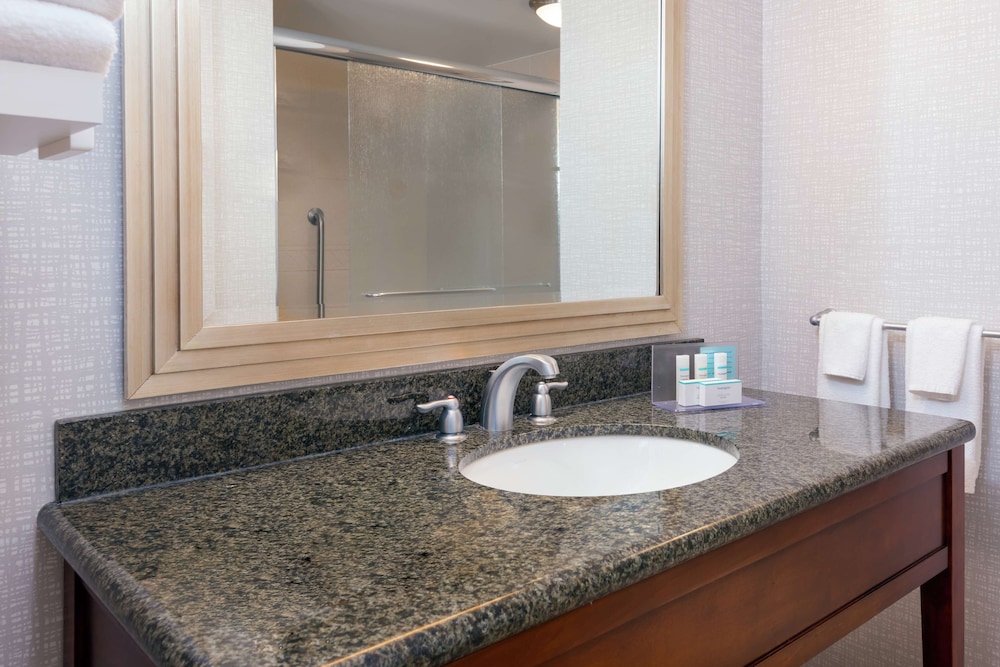 Hampton Inn & Suites Orlando Airport @ Gateway Village - photo 25