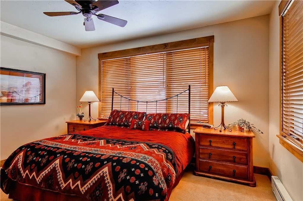 2208 Timberline Lodge Trappeur's Crossing Apartment 4 — 4-Star Luxury Hotel in Steamboat Springs, United States