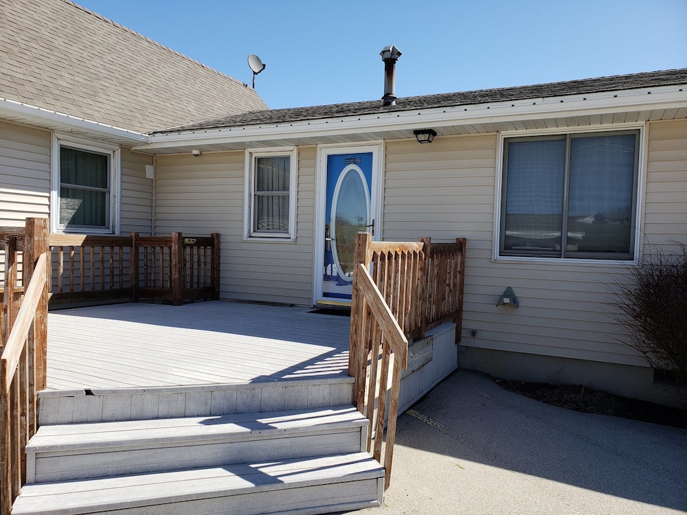 Algoma Beach Motel - photo 35