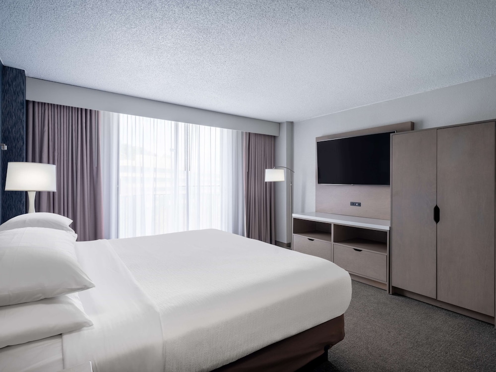 Embassy Suites by Hilton Baltimore Hunt Valley - photo 16