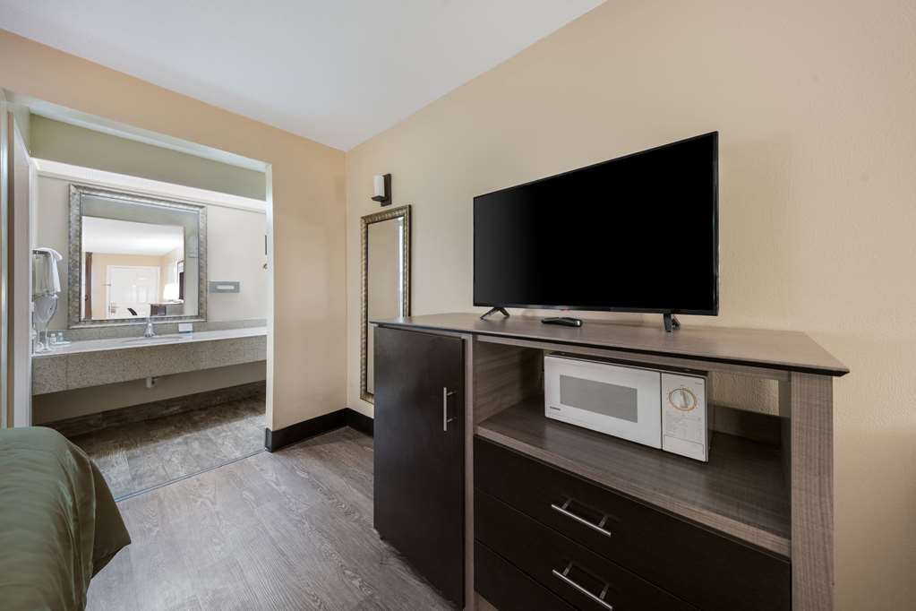 Quality Inn & Suites Garland East Dallas - photo 28
