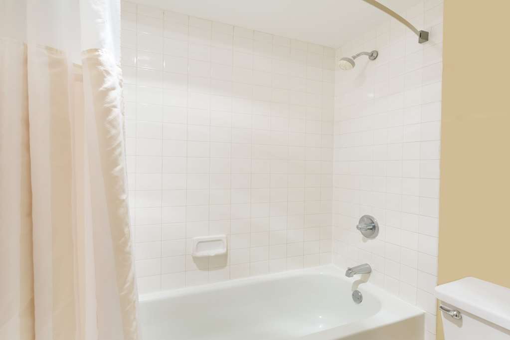 Days Inn by Wyndham Tappahannock - photo 14