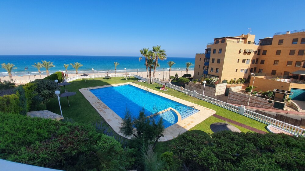 Beferent Urbaeuropa — 4-Star Luxury Hotel in El Campello, Spain