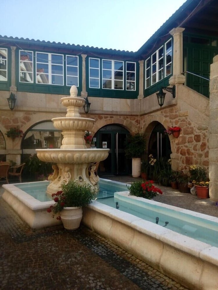 Hotel Fonte da Vila - carbon neutral hotel in Moncao