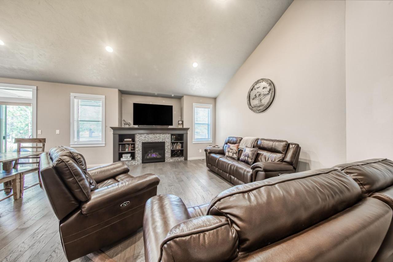 12 Lassen Lane in Sunriver, United States