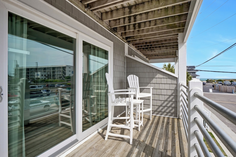 Sandpeddler Inn & Suites - photo 210