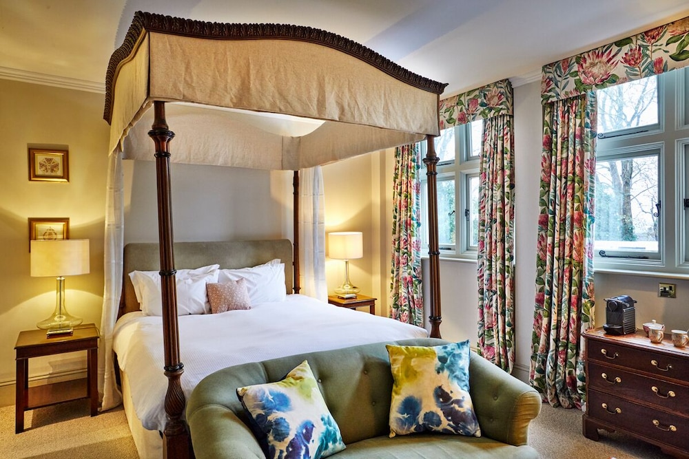 Ockenden Manor Hotel Spa — Haywards Heath