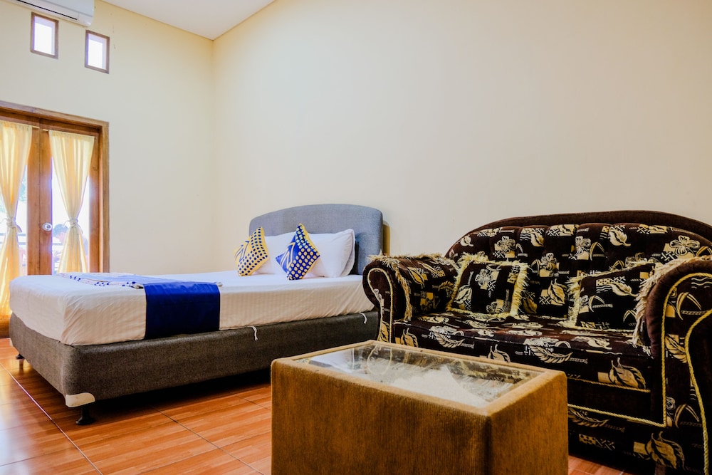 Spot On 2448 Hotel Tlogorejo 2 — Ponorogo