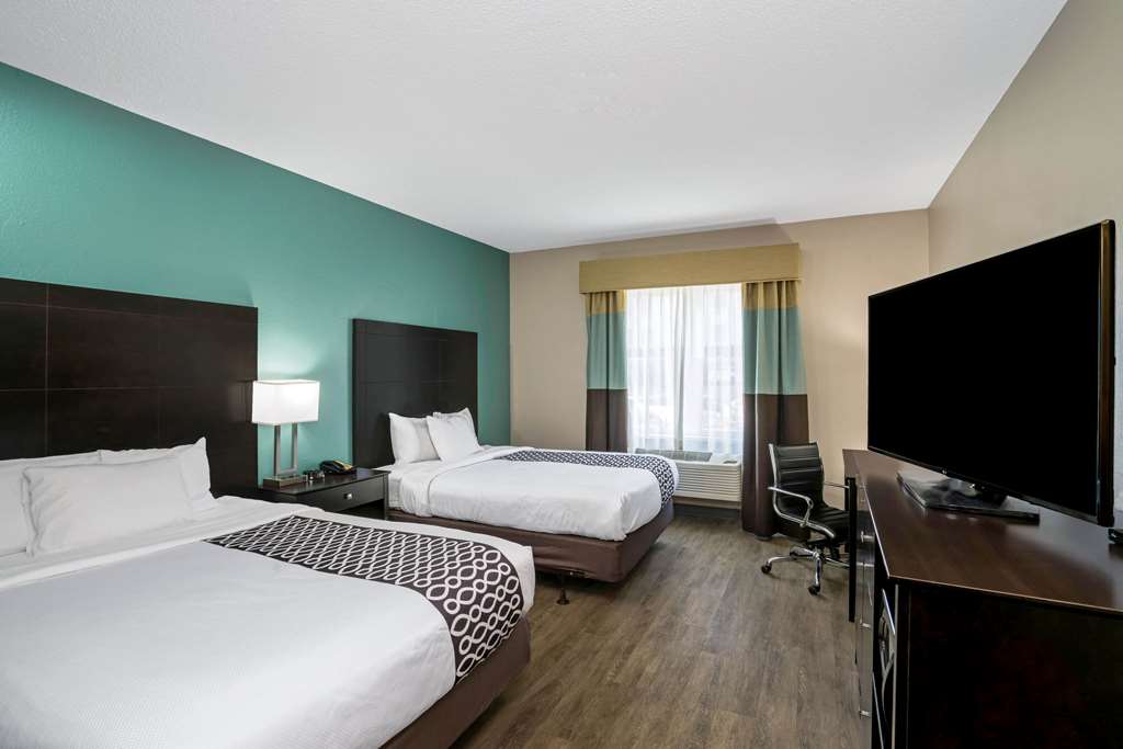 La Quinta Inn & Suites by Wyndham Lebanon - photo 11