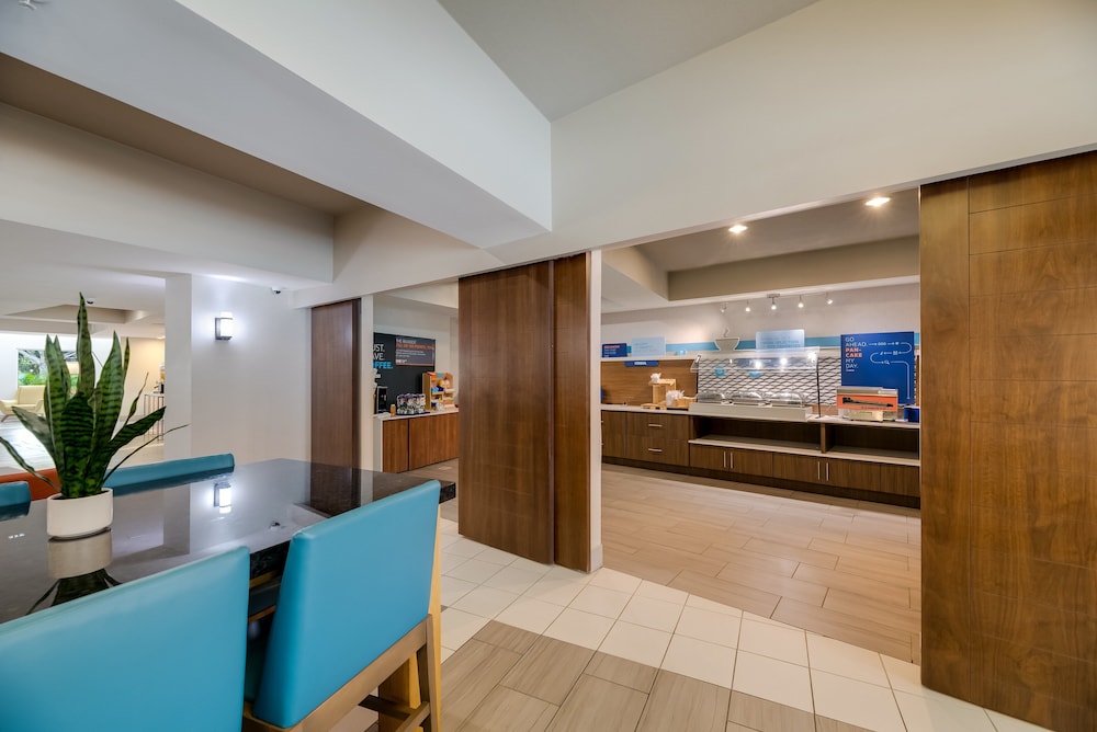 Holiday Inn Express Hotel & Suites The Villages by IHG - photo 70