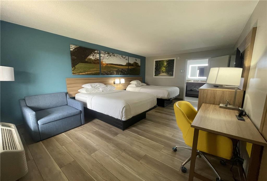 Days Inn & Suites by Wyndham York - photo 8