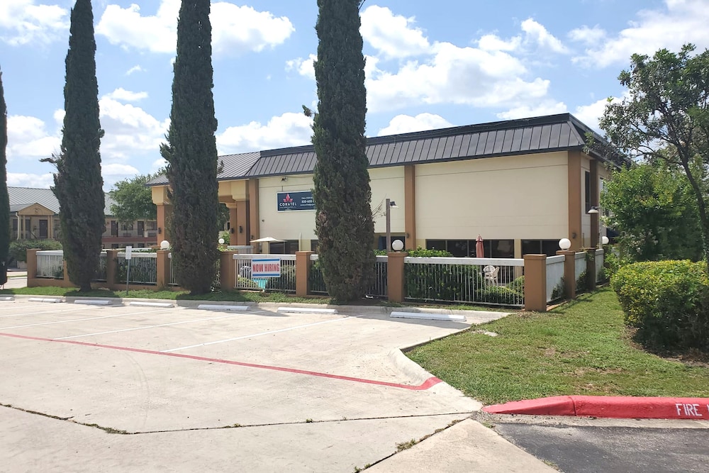 Coratel Inn & Suites by Jasper New Braunfels IH 35 EXT 189 - photo 42