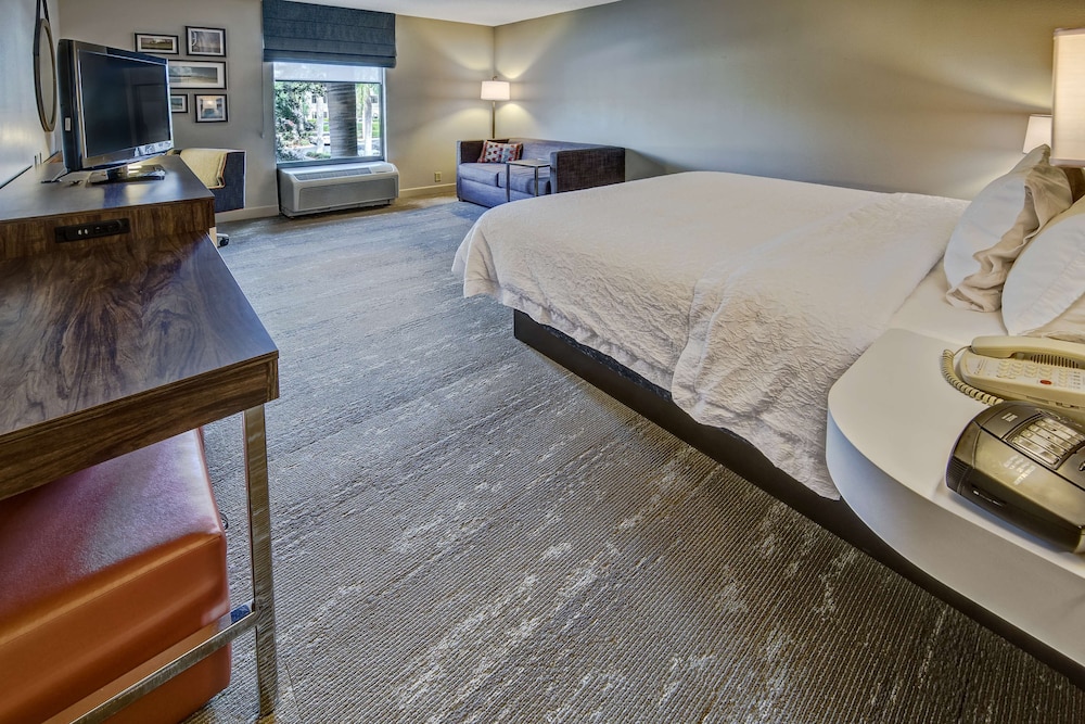 Hampton Inn & Suites Fort Myers Estero FGCU - photo 27