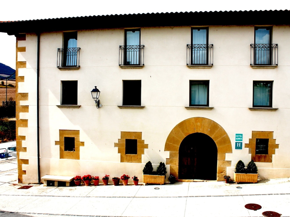 Agorreta - carbon neutral hotel in Galar