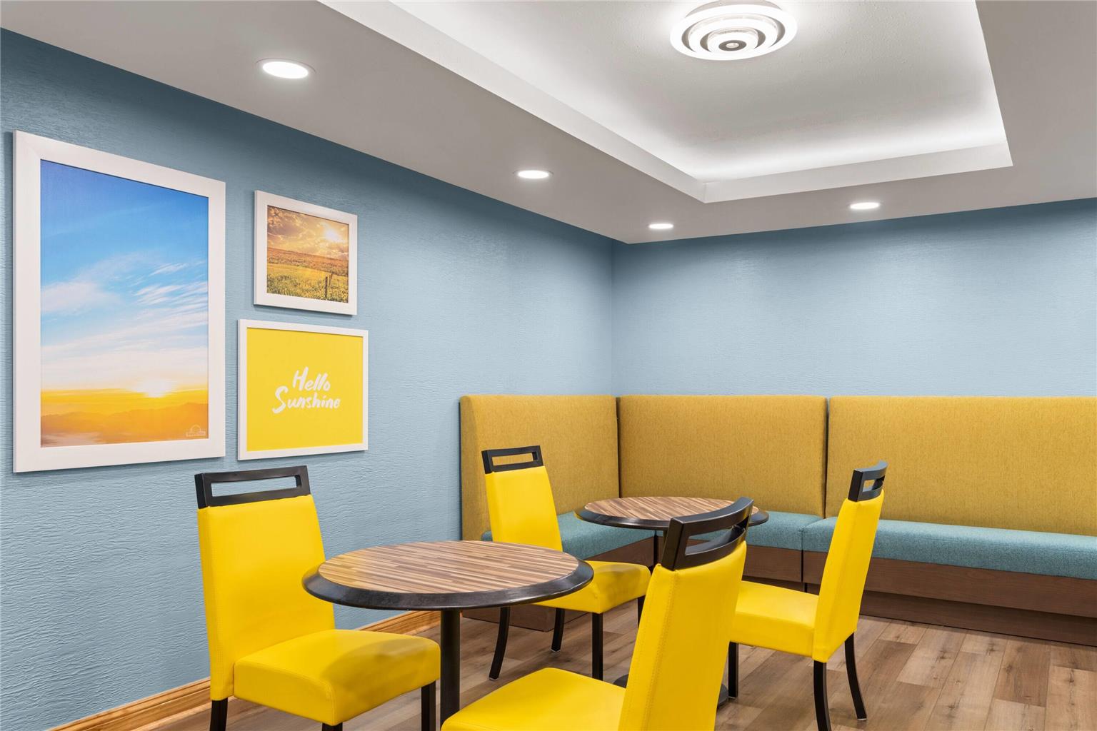 Days Inn by Wyndham Cloverdale Greencastle - photo 12