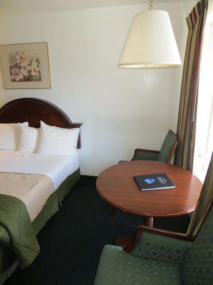 Silver Saddle Motel - photo 3