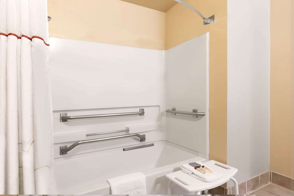 Hawthorn Suites by Wyndham Rancho Cordova Folsom - photo 7