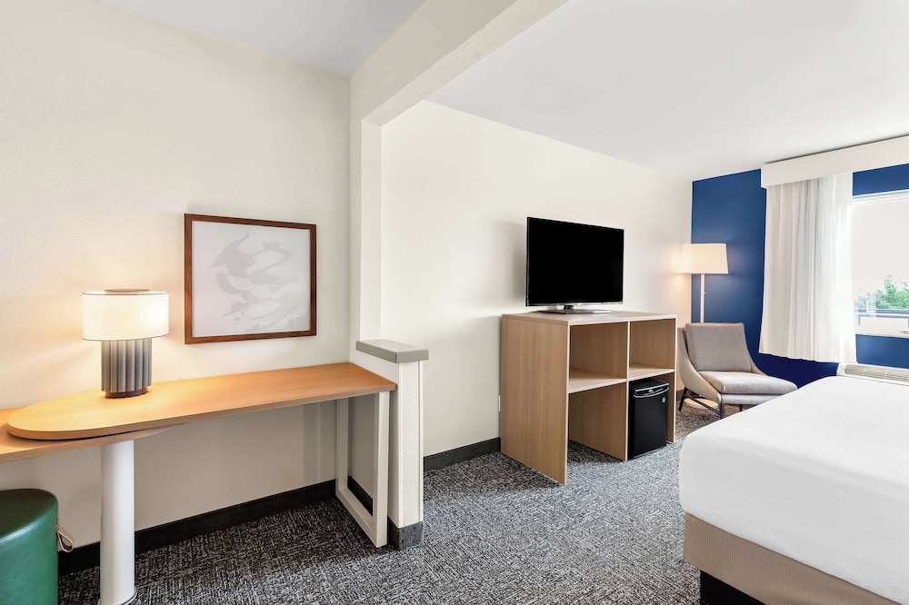 Spark by Hilton Springfield Southwest - photo 11