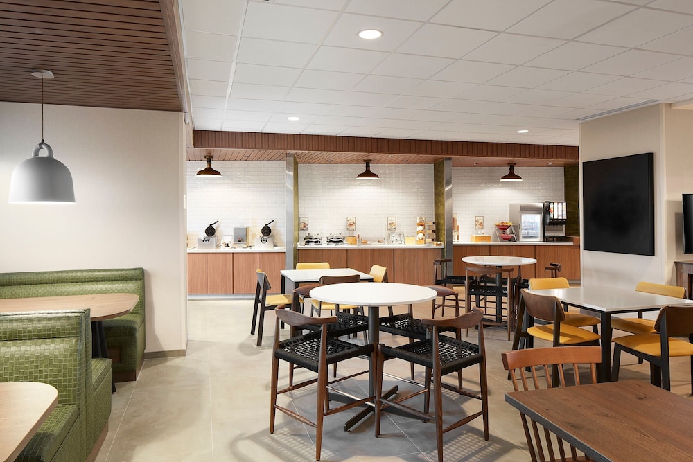 Fairfield Inn & Suites by Marriott Stony Creek - photo 20
