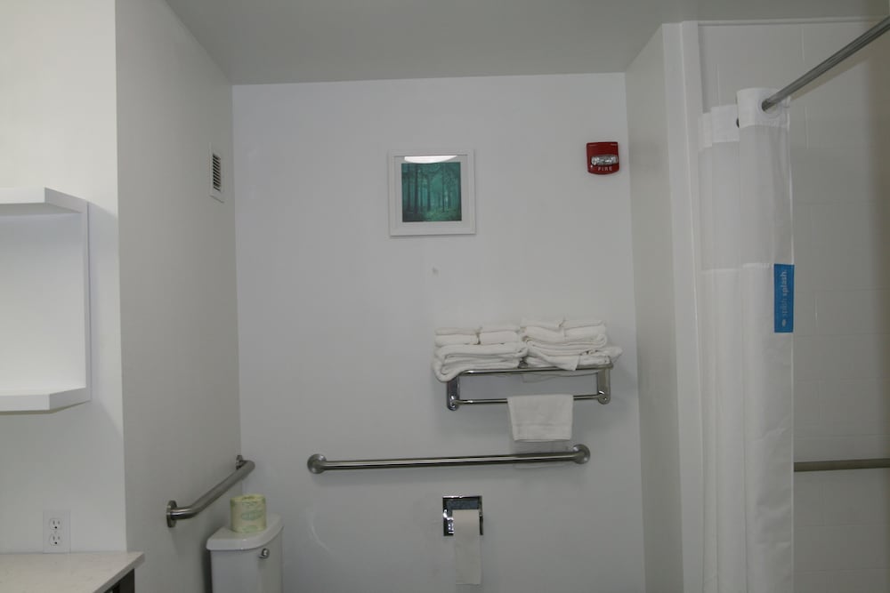 Hampton Inn Clarion - photo 42