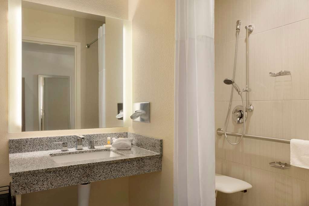 Days Inn & Suites by Wyndham Caldwell - photo 9