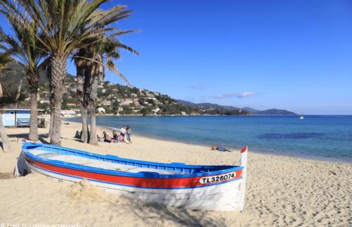 Beau T2 St Clair Le Lavandou in Le Lavandou, France