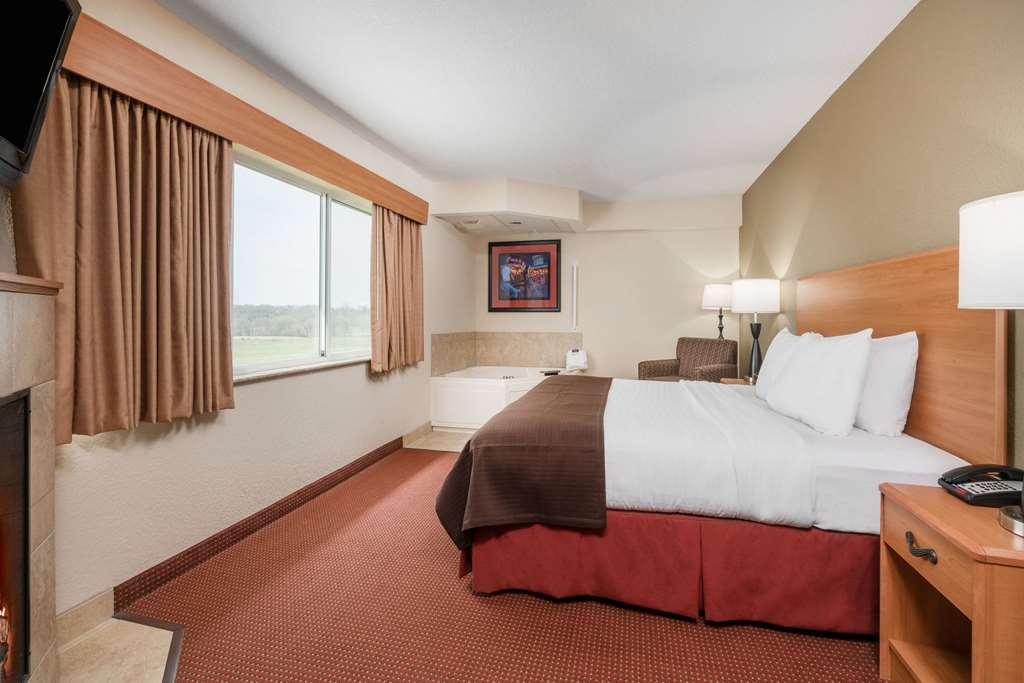 AmericInn by Wyndham Anamosa - photo 10