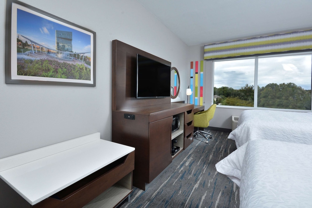 Hampton Inn & Suites by HIlton Charlotte North I 485 - photo 12