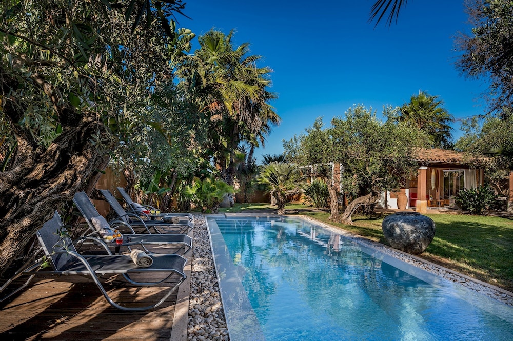 Villa Antura 4 Emma Villas — 4-Star Luxury Hotel in Castelvetrano, Italy