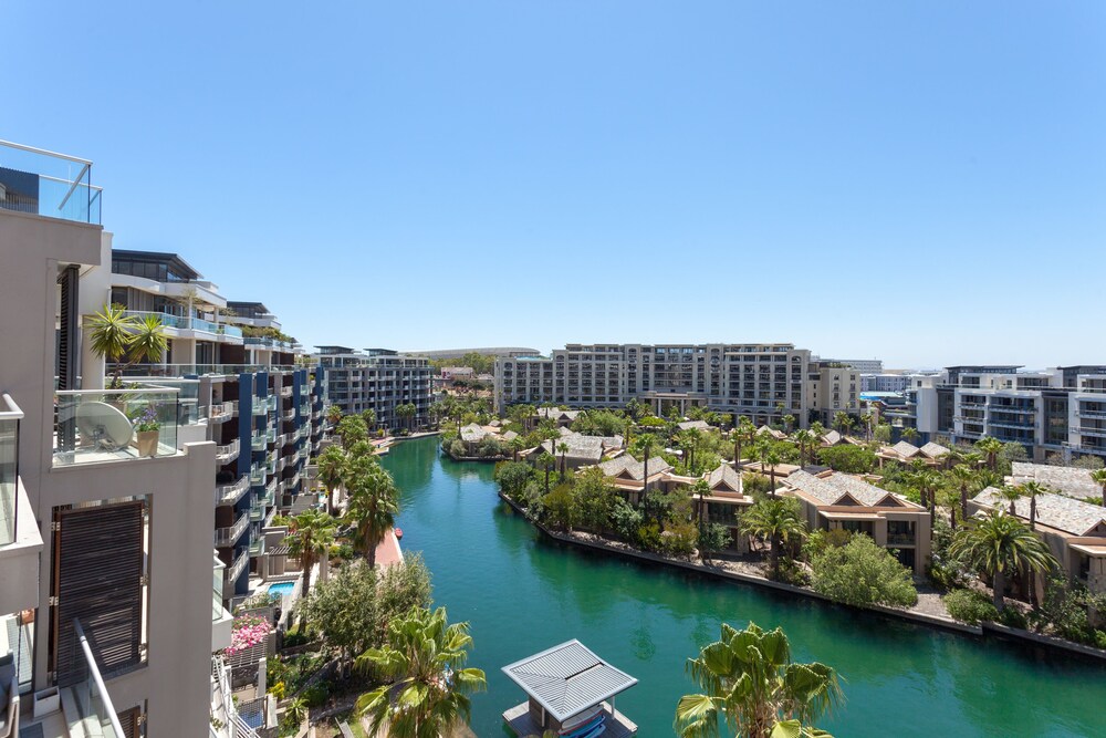606 Juliette B — 4-Star Luxury Hotel in Cape Town, South Africa