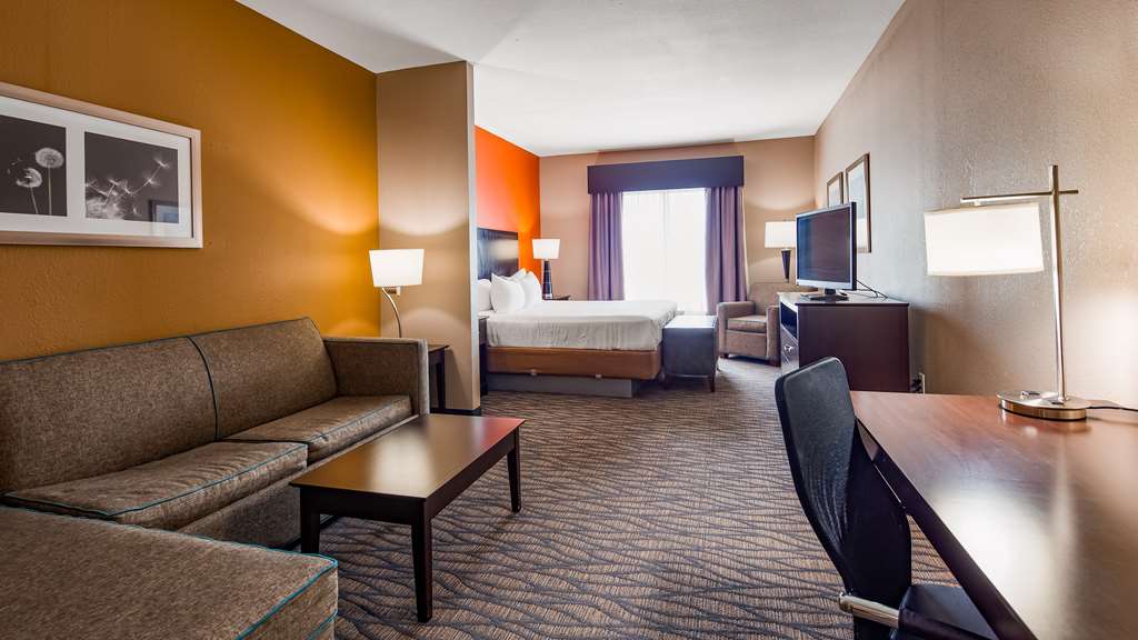Best Western Plus Hiawatha Hotel - photo 3