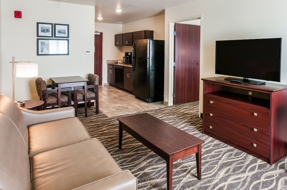 Cobblestone Hotel and Suites Janesville - photo 26