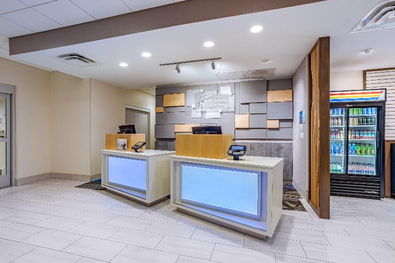 Holiday Inn Express & Suites Elkhart North by IHG - photo 7