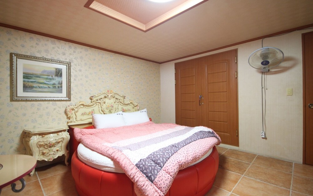 Busan Nampodong Daekwang — hotel in Toseong