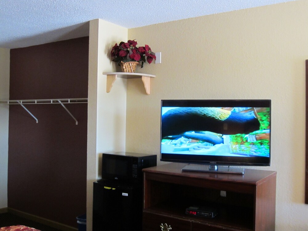 First Western Inn - photo 28