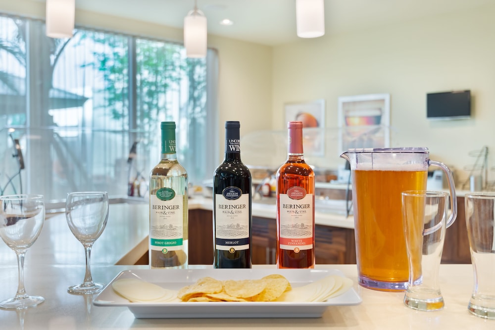 Staybridge Suites Miami International Airport an IHG Hotel - photo 3