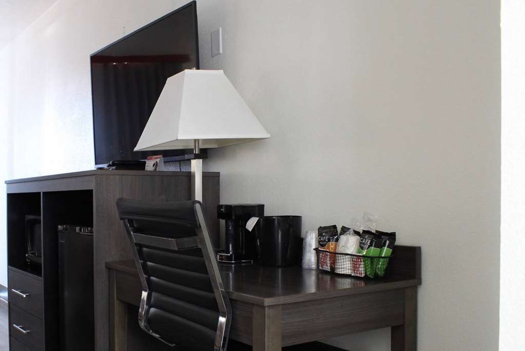 Ramada by Wyndham North Platte & Sandhills Convention Ctr - photo 5