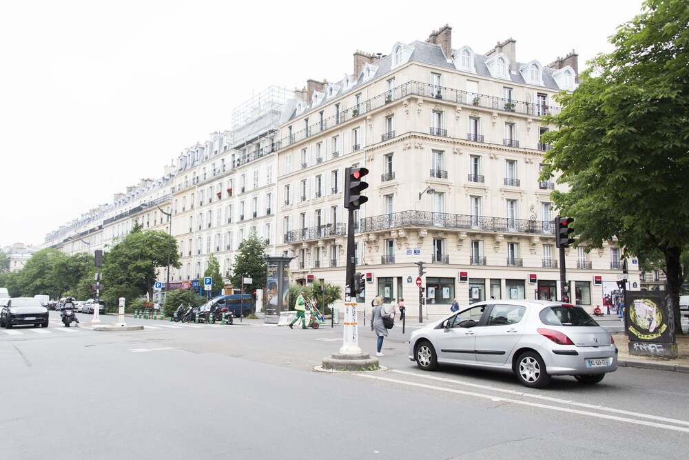 Contemporary Chic by Place de la Nation — 5-Star Luxury Hotel in Paris, France