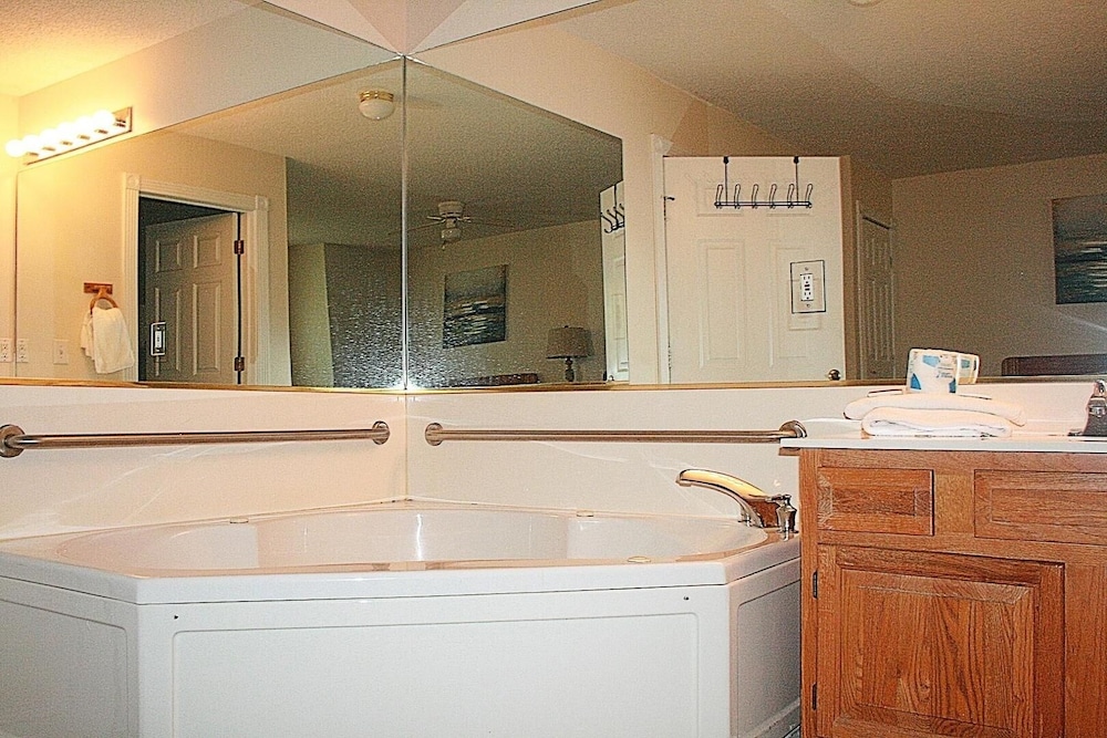 Studio Villa 104L at Brunswick Plantation Resort and Golf in the Heart of NC Seafood Country by RedAwning - photo 3