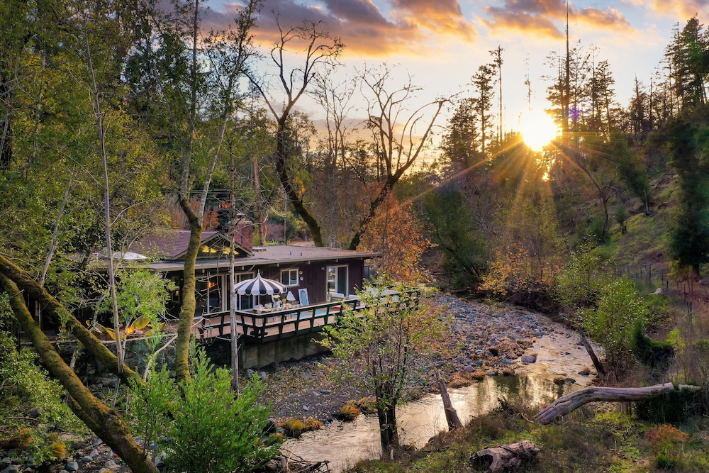 Sonoma Creek Haven Hot Tub Firepit Creekside Views Near Kenwood Wineries — hotel in Kenwood