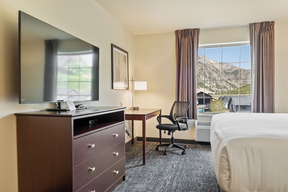 Cobblestone Hotel & Suites Alpine - photo 16