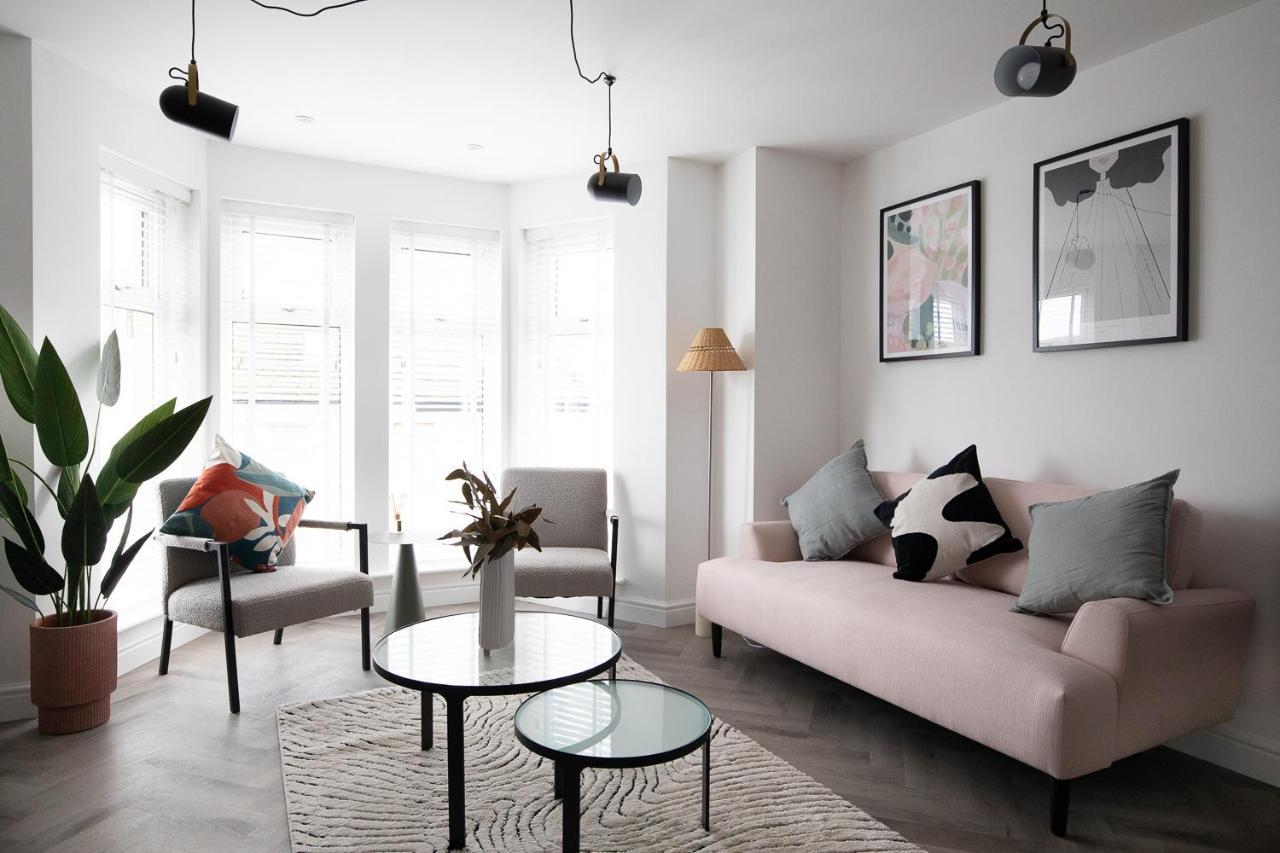 Pinot Perch With Free Underground Parking — 4-Star Luxury Hotel in Whitby, United Kingdom