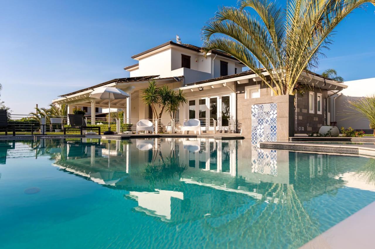 Villa Solia — 4-Star Luxury Hotel in Campofelice Di Roccella, Italy
