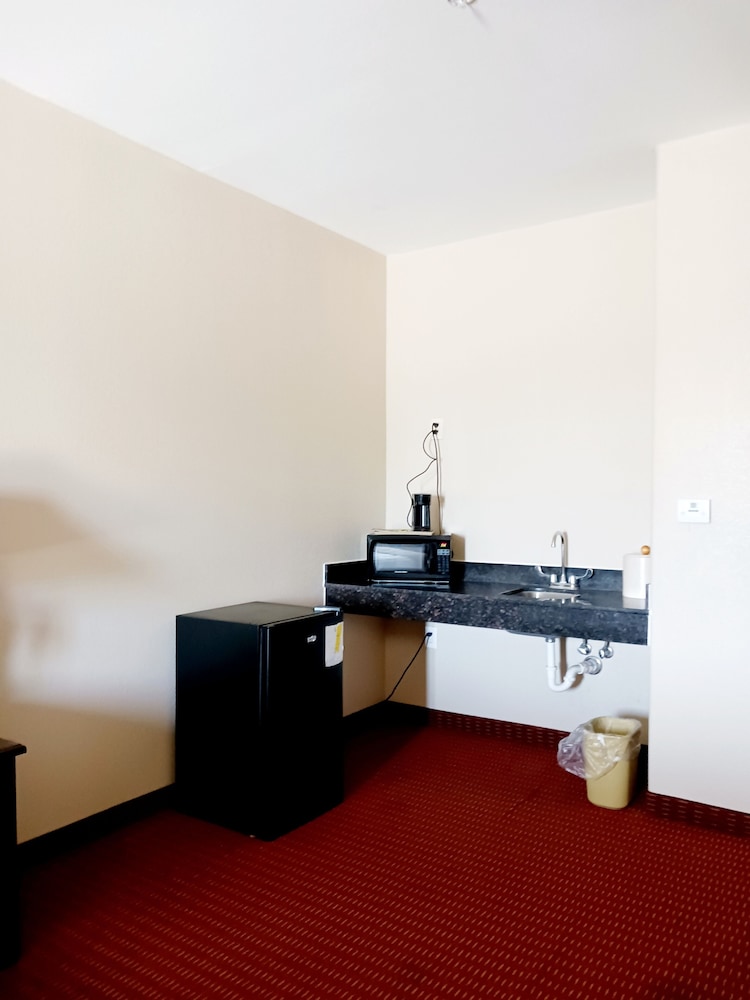 Yorktown Inn And Suites - photo 53