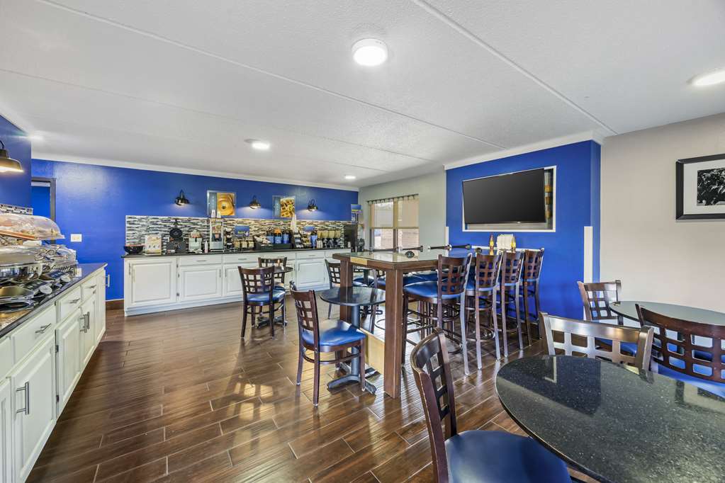 Best Western Shelbyville Inn and Suites Celebration Inn - photo 6