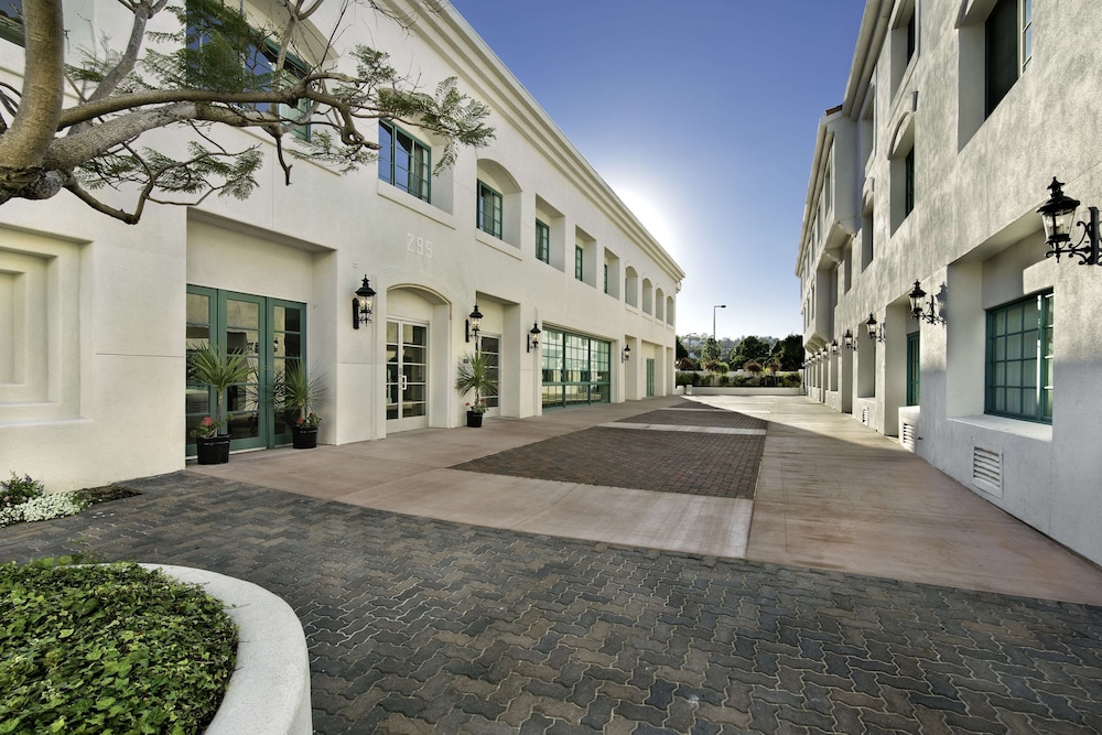 DoubleTree by Hilton San Pedro Port of Los Angeles - photo 51